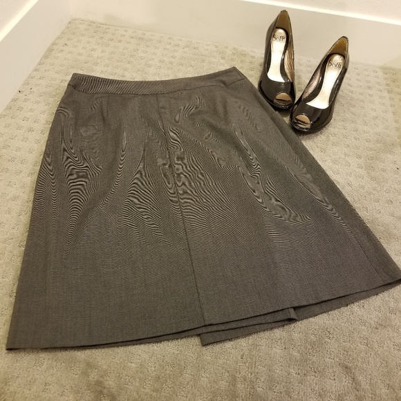 Grey Professional Pleated Skirt 12 East 5th - Picture 6 of 6